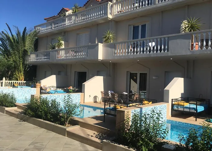 Three Graces Holiday Houses Complex